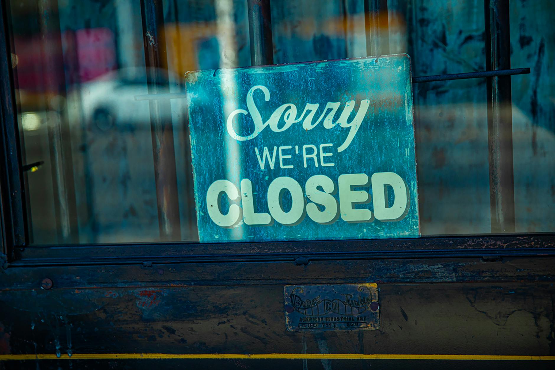 Why Are So Many Retailers Closing Stores in 2024? Analyzing the Shift in Shopping Trends